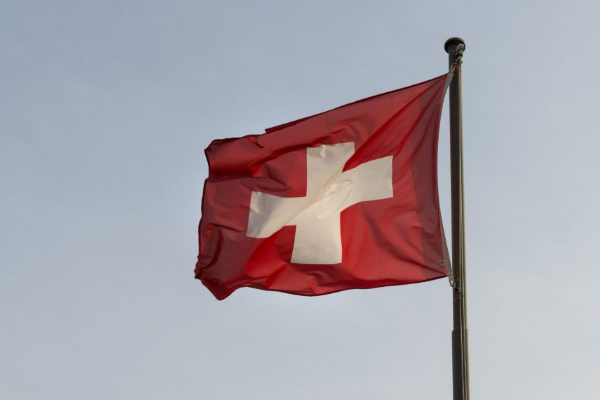 elvetia confruntari violente dupa ce 20 000 de oameni au protestat la geneva impotriva summitului g7 6a2fc08a955fd