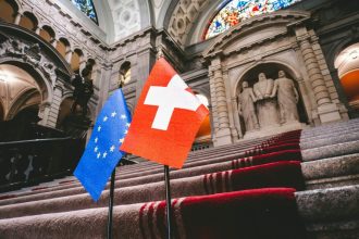 elvetia voteaza plafonarea populatiei la 10 milioane de locuitori imigratia ar putea fi restrictionata iar acordul cu ue renegociat 6a2e25f4b066c