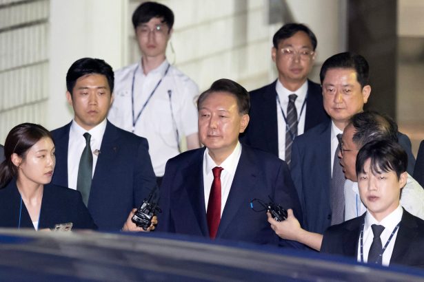 fostul presedinte sud coreean yoon suk yeol condamnat la 30 ani de inchisoare in cazul infiltrarii dronelor in spatiul coreei de nord 6a2b72908fa03