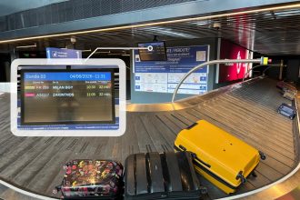 grecia mii de turisti sunt blocati ore in sir in aeroporturi din cauza problemelor din sistemul aviatic 6a3fae3d6df9b