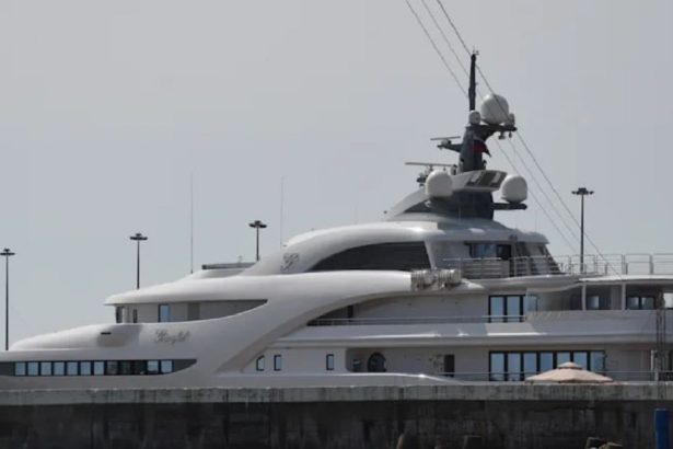 iaht atribuit lui vladimir putin escortat de nave militare rusesti prin apele danemarcei 6a43a507dcd4d