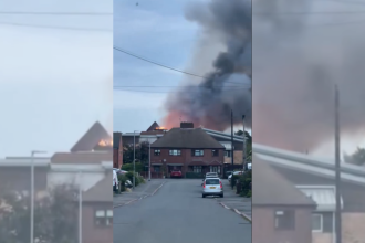 incendiu spectaculos la un centru comercial din leicestershire acoperis prabusit zeci de pompieri mobilizati 6a366b883aac8