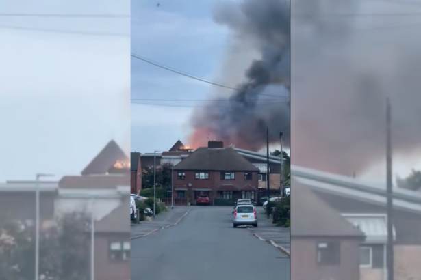 incendiu spectaculos la un centru comercial din leicestershire acoperis prabusit zeci de pompieri mobilizati 6a366b883aac8