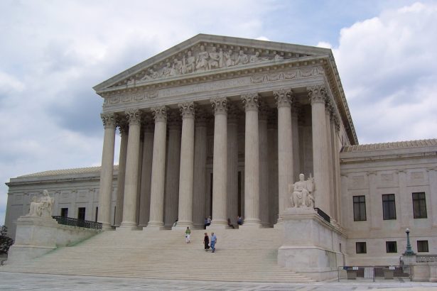 infrangere pentru donald trump curtea suprema a sua i a desfiintat decretul privind cetatenia copiilor de imigranti 6a43f347cb90d