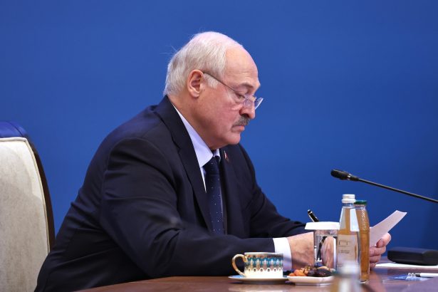 lukasenko dezvaluie ca s a intalnit cu emisari ai lui zelenski haideti sa o rezolvam orice ar fi vom fi de partea rusiei 6a3d774d7c4e3