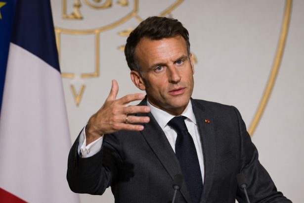 macron a fost detronat un octogenar a deschis focul convins ca a inceput revolutia impuscand doi jandarmi 6a38110fc2e73
