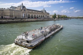 parisul are un plan ingenios impotriva caniculei raceste orasul cu apa din sena 6a3e03b0a202c