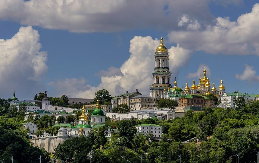 patru morti si manastirea pecersk larva din kiev in flacari in urma unui atac din rusia 6a2f7ceadaf14
