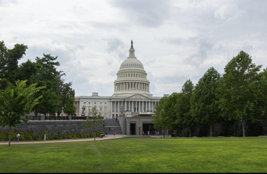 patru republicani l au tradat pe trump si au votat alaturi de democrati votul il incurca pe presedinte 6a20fda14e4bb