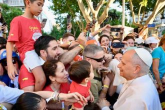 peste un milion de oameni prezenti la slujba oficiata de papa leon pe strazile madridului 6a2570b3e9230