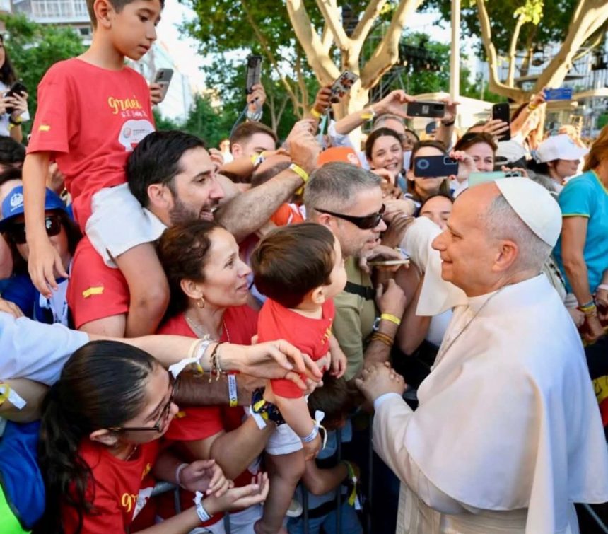 peste un milion de oameni prezenti la slujba oficiata de papa leon pe strazile madridului 6a2570b3e9230