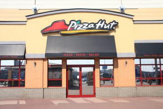 pizza hut vanduta dupa ce a pierdut teren in fata concurentei tranzactie de aproape 3 miliarde de dolari 6a31946366738