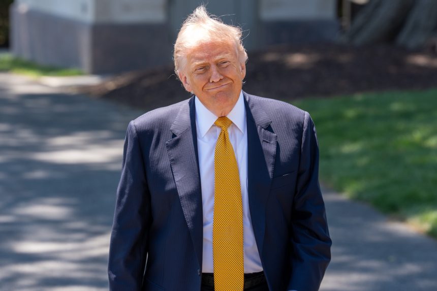 politico trump nu va fi prezent la primul meci disputat de sua la cupa mondiala 6a2a53800789e