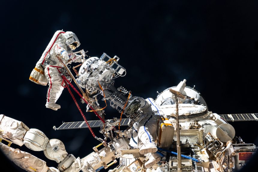 probleme pe statia spatiala internationala nasa a pregatit echipajul pentru o posibila evacuare 6a22ed3e1c3db