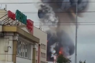 rafinaria din moscova atacata pentru a doua oara intr o saptamana explozii au fost raportate si la kiev 6a33a1658f150