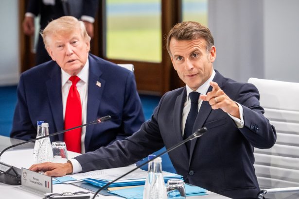 rivalii politici revoltati pentru ca macron l a primit pe trump la versailles 6a3310bfbcde3