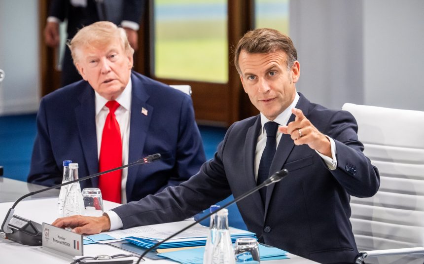 rivalii politici revoltati pentru ca macron l a primit pe trump la versailles 6a3310bfbcde3