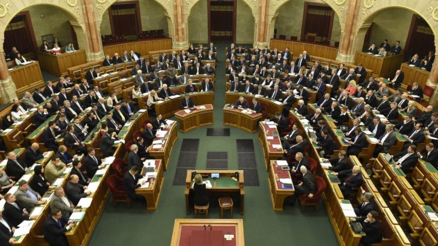 schimbare radicala in ungaria deputatii isi taie salariile la initiativa lui peter magyar 6a27141f30904