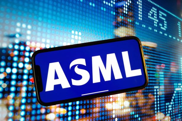 statele unite ingrijorate ca un echipament asml pentru cipuri ar fi ajuns in china 6a34fbd9c1d8a
