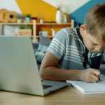 sute de mii de copii dintr o tara europeana ar putea fi instruiti de pedagogi cu inteligenta artificiala 6a2cf671a674f