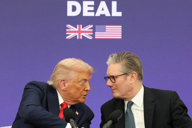 trump afirma ca starmer va demisiona dupa ce a esuat grav in gestionarea imigratiei si a politicilor energetice 6a380810e35ec