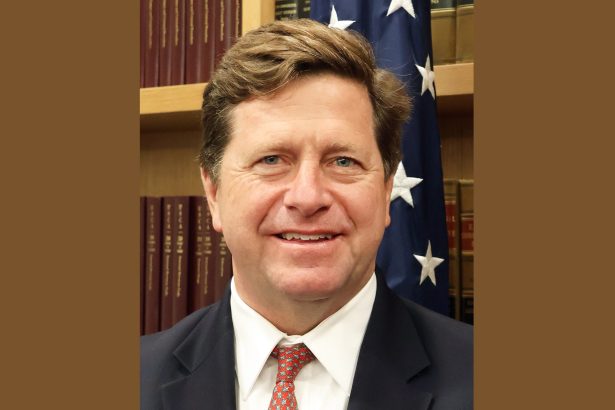trump il anunta pe jay clayton ca sef peste serviciile secrete ale sua 6a2baa56b8a5d