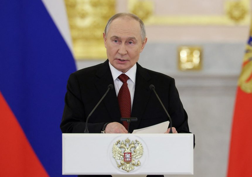 ucraina a lovit un terminal petrolier la sankt petersburg cu cateva ore inainte ca putin sa ajunga in oras 6a1ff5e0a70ed