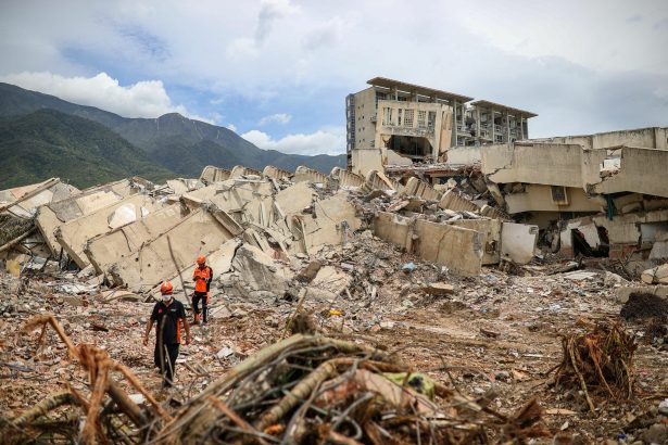 un complex rezidential din perioada lui chavez in ruina dupa cutremurele din venezuela 6a427ef236ef9