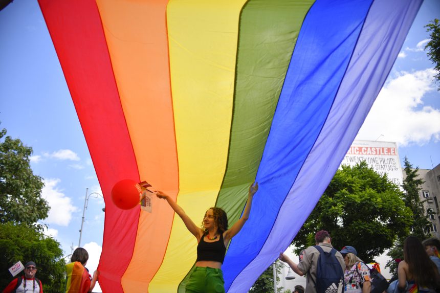 un mars pride din franta a fost amanat din cauza caniculei 6a3e1d75e78f2
