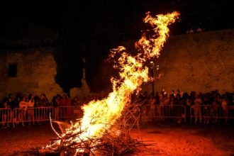 valul de caldura opreste una dintre cele mai populare traditii din spania zeci de orase renunta la focurile de san juan 6a3a3a8ab8064