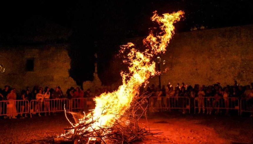 valul de caldura opreste una dintre cele mai populare traditii din spania zeci de orase renunta la focurile de san juan 6a3a3a8ab8064