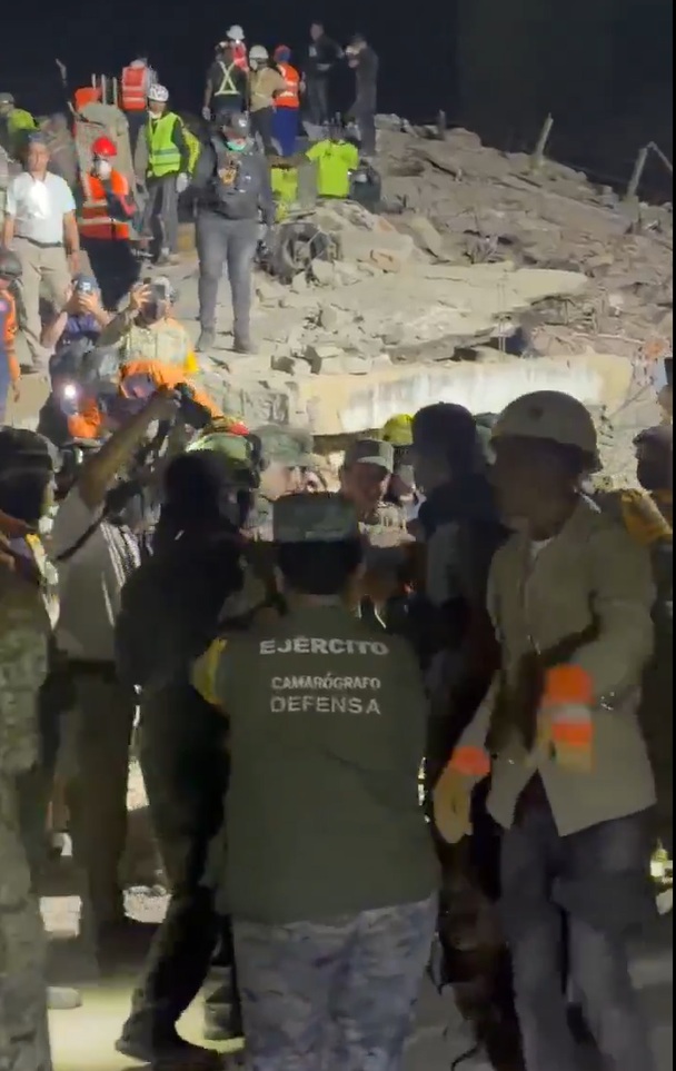 venezuela miracol printre daramaturi un baiat de 11 ani a fost gasit in viata la trei zile dupa cutremure 6a40bf488be0d