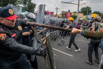 violente la debutul cupei mondiale 2026 din mexic protestatarii s au confruntat cu fortele de ordine langa estadio azteca 6a2baca674405