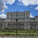 Criza politică România — Palatul Parlamentului din București, simbol al blocajului politic intern cu efecte asupra credibilității externe a țării