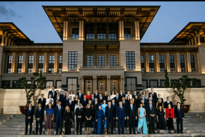 Liderii statelor membre NATO la Summitul NATO de la Ankara, înaintea reuniunii Consiliului Nord-Atlantic.