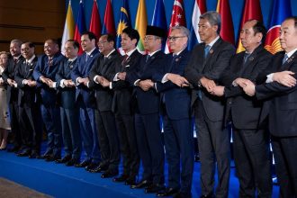 Marco Rubio at the ASEAN Regional Forum in Manila, amid the Hormuz–Bab el-Mandeb crisis