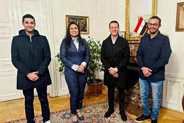 Egyptian Ambassador Naglaa Naguib meets Egyptian entrepreneurs at the Egyptian Embassy in Stockholm to discuss artificial intelligence and startup cooperation.