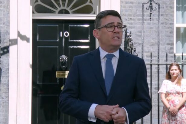 andy burnham promite nationalizari si critica politicile liberale din era margareth thatcher 6a5e1a07c42f9