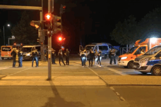 atac la parada pride din berlin o persoana a murit iar alte 16 sunt ranite dupa ce o duba a intrat in multime suspectul identificat drept islamist 6a657fcd17349