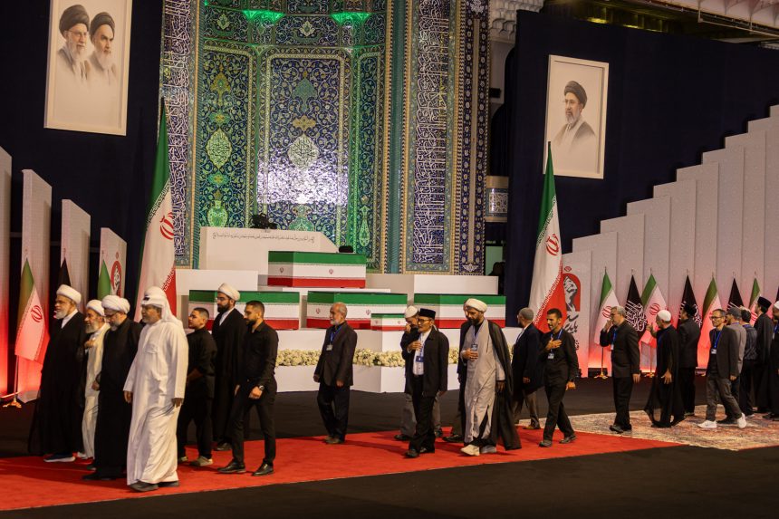 au inceput funeraliile ayatollahului ali khamenei masuri de securitate fara precedent si ceremonii programate timp de o saptamana 6a47ea792a313