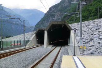 cel mai lung si cel mai adanc tunel feroviar din lume leaga nordul si sudul europei trenurile circula cu 200 km h 6a4d08a1c6c49