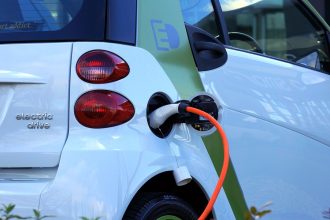 criza de carburant in rusia cozi uriase la benzinarii si explozie de vanzari la masinile electrice 6a46950fd2a73