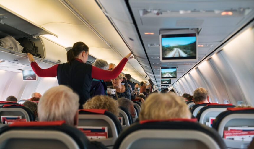 drepturi noi pentru pasageri bani inapoi automat bagaj de mana gratuit si zboruri de retur asigurate 6a4d13f99181c