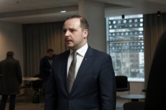 edited alexandru rogobete respinge acuzatiile privind negocierile cu pfizer nu a existat nicio clauza de confidentialitate 6a4d419cebcb9