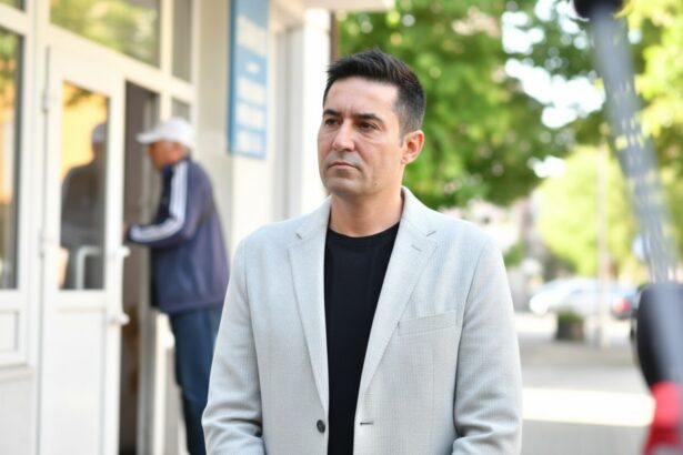edited claudiu manda sustine ca in jurul psd sunt peste 200 de voturi cu sustinerea udmr am putea pune guvern 6a4d232906c2d