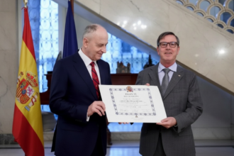 edited mircea geoana a fost decorat de regele spaniei cu una dintre cele mai inalte ordine civile 6a50ff23174d3