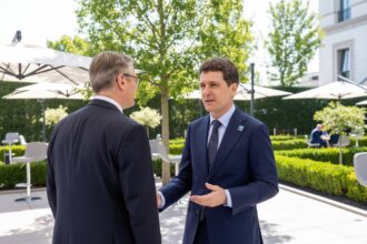 edited nicusor dan intalnirea cu premierul keir starmer la summitul nato continua colaborarea indeaproape 6a4e2059d6eee