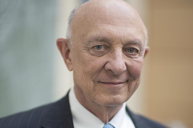 fostul sef cia james woolsey suferea de misteriosul sindrom havana spune sotia acestuia 6a61ac1793f9a
