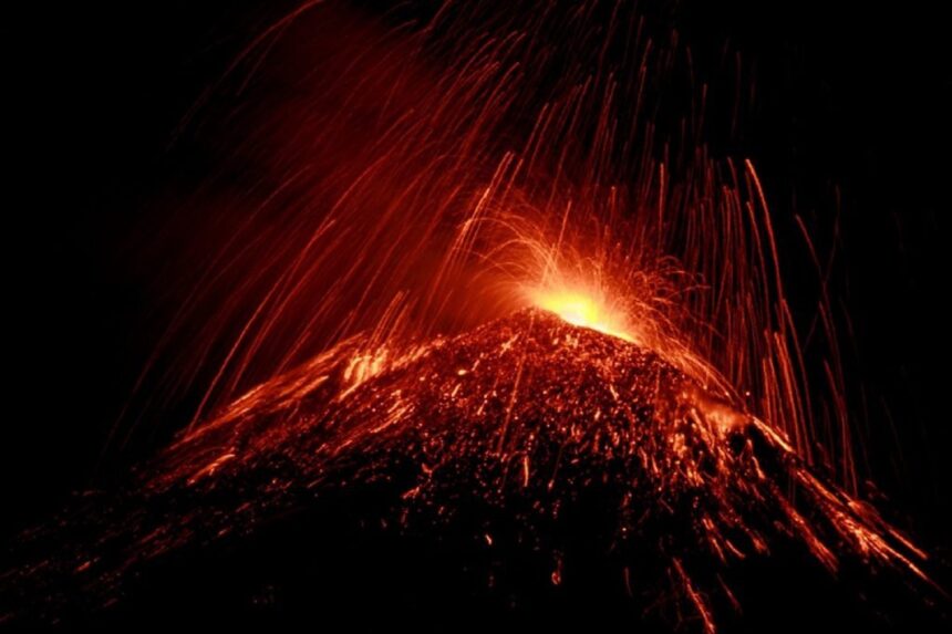 haos in italia dupa o noua eruptie a vulcanului etna zeci de zboruri au fost deviate 6a4c09d4e025d