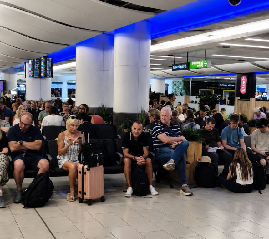 haos pe aeroportul gatwick din londra dupa o pana la alimentarea cu apa recomandari pentru pasageri 6a662e89c007a